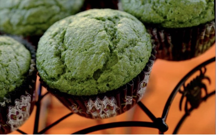 Green muffins made with spinach and banana